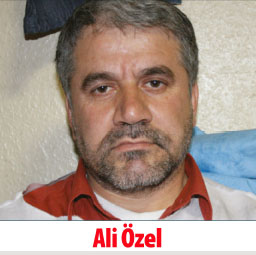 ali özel